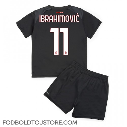 AC Milan Zlatan Ibrahimovic #11 Hjemmebanesæt Børn 2022-23 Kortærmet (+ Korte bukser)